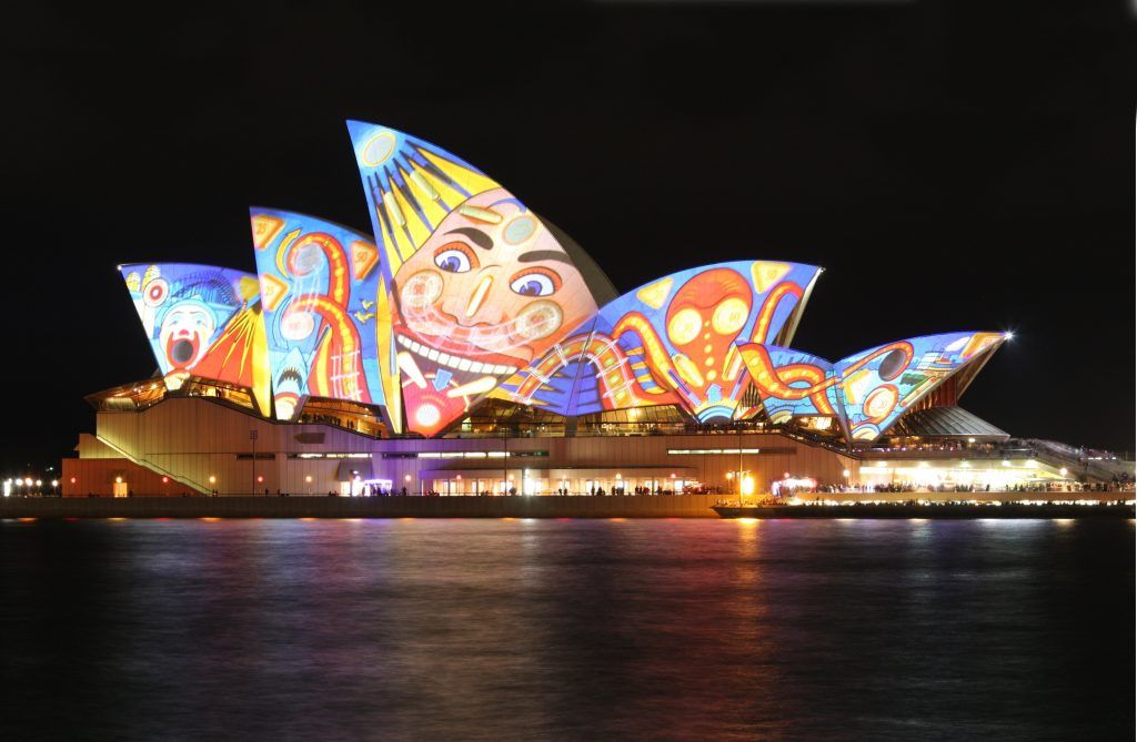 Sydney_Opera_House,_vivid_Sydey