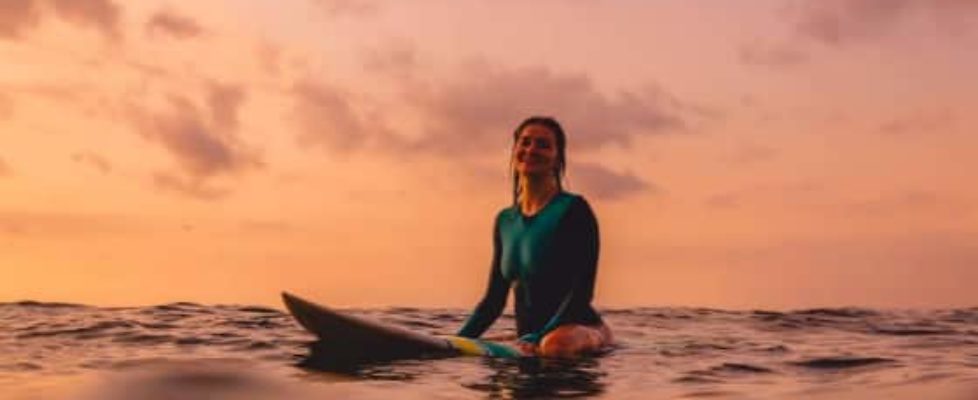 learn to surf in bali